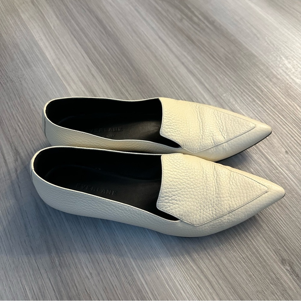 Everlane loafer in white/cream